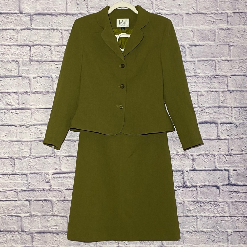 Le Suit Lined Women's Petite Skirt Suit 3 Button Olive Green - Size 8P